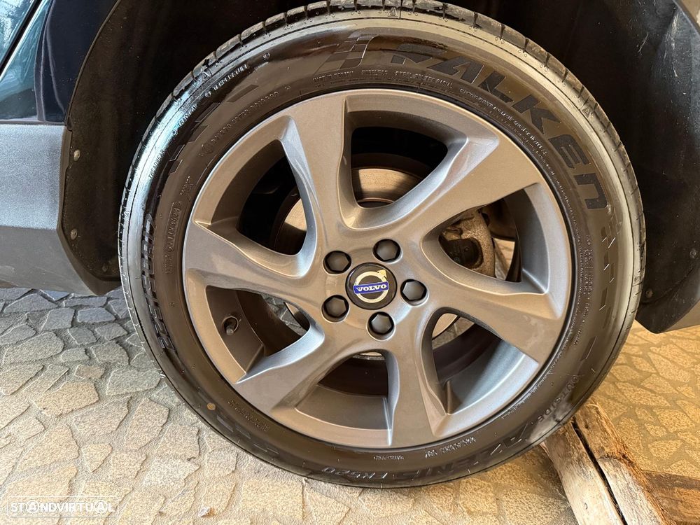 Volvo V40 Cross Country - 13