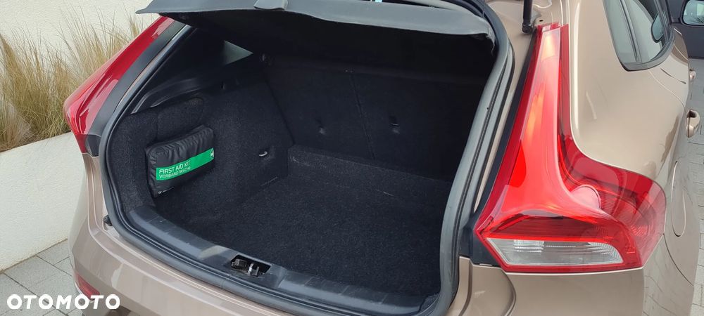 Volvo V40 D2 Kinetic - 12