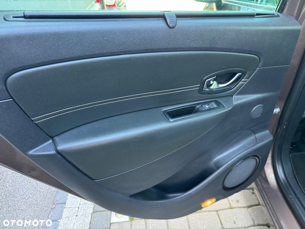 Renault Grand Scenic Gr 2.0 16V Bose Edition CVT - 10