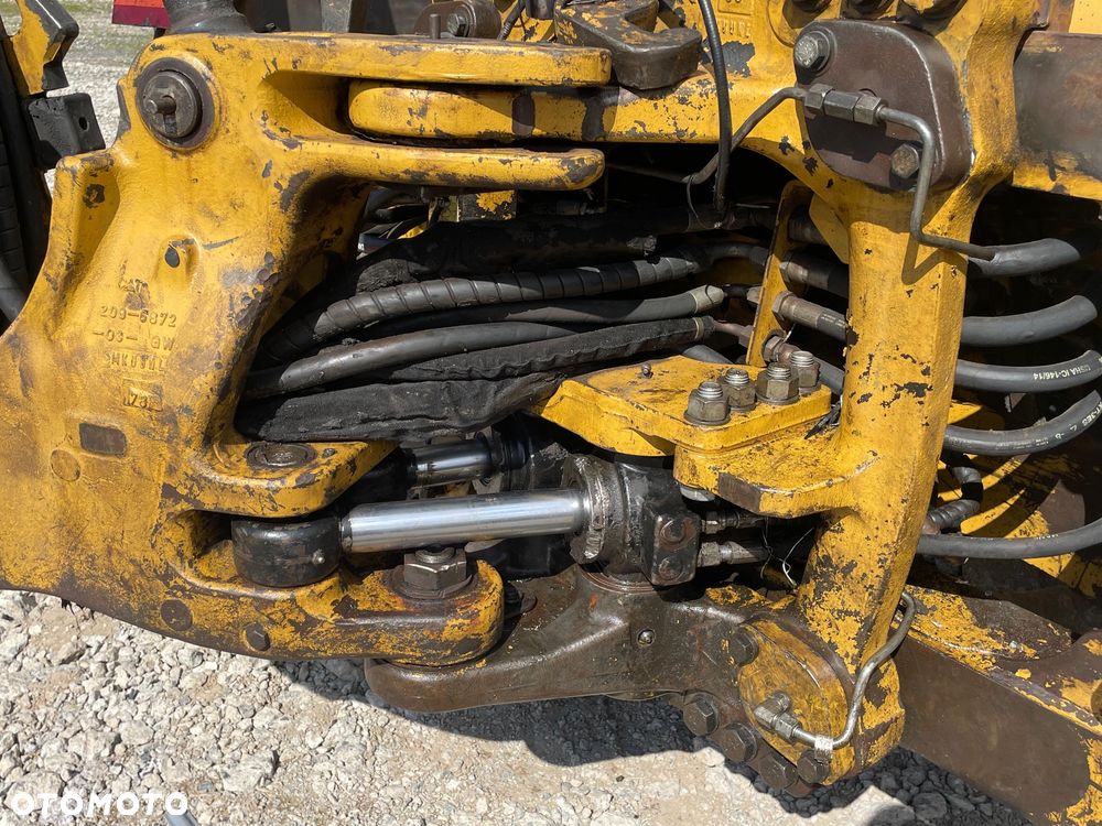 Caterpillar 428E - 4