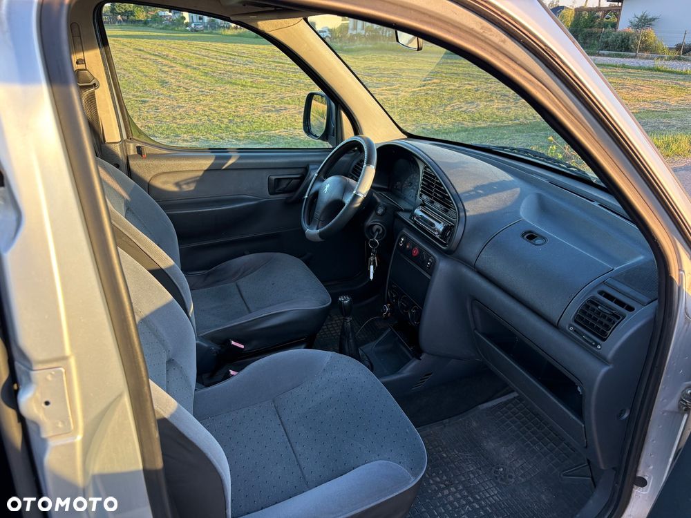 Peugeot Partner Combi 1.4 - 11