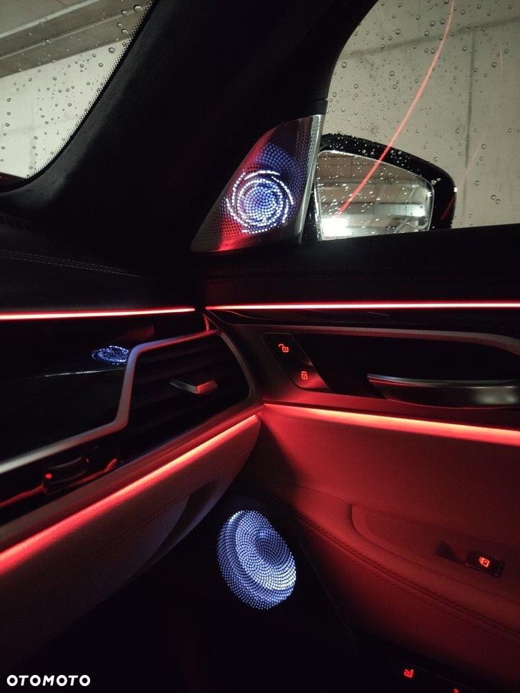 BMW Seria 7 750i - 26