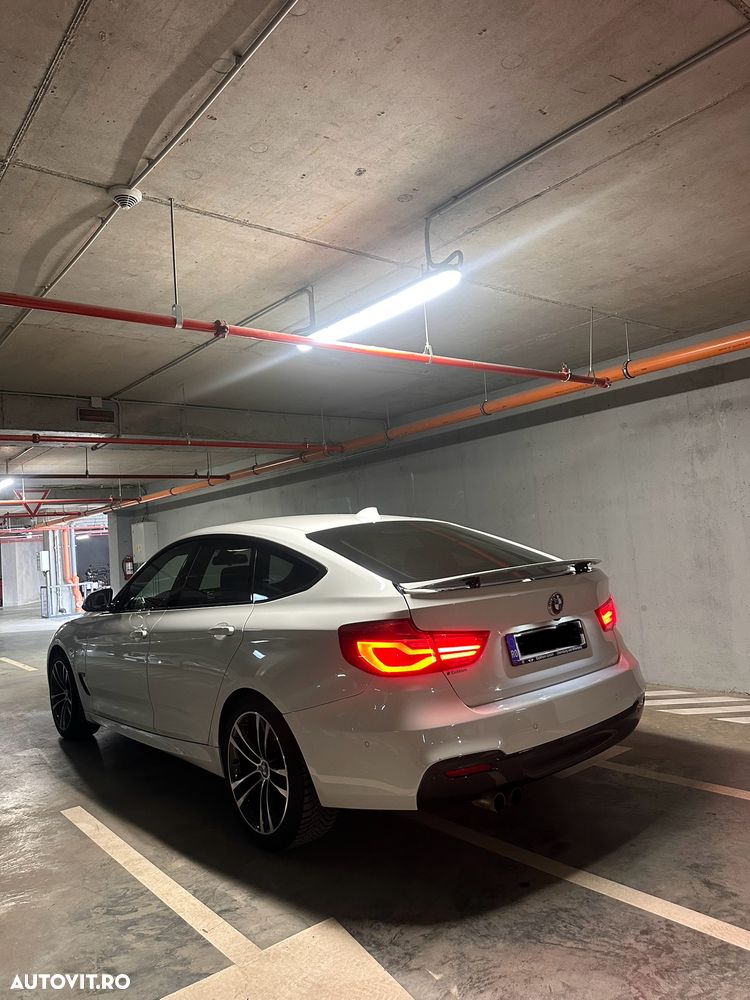 BMW Seria 3 330i xDrive AT M Sport Shadow - 11
