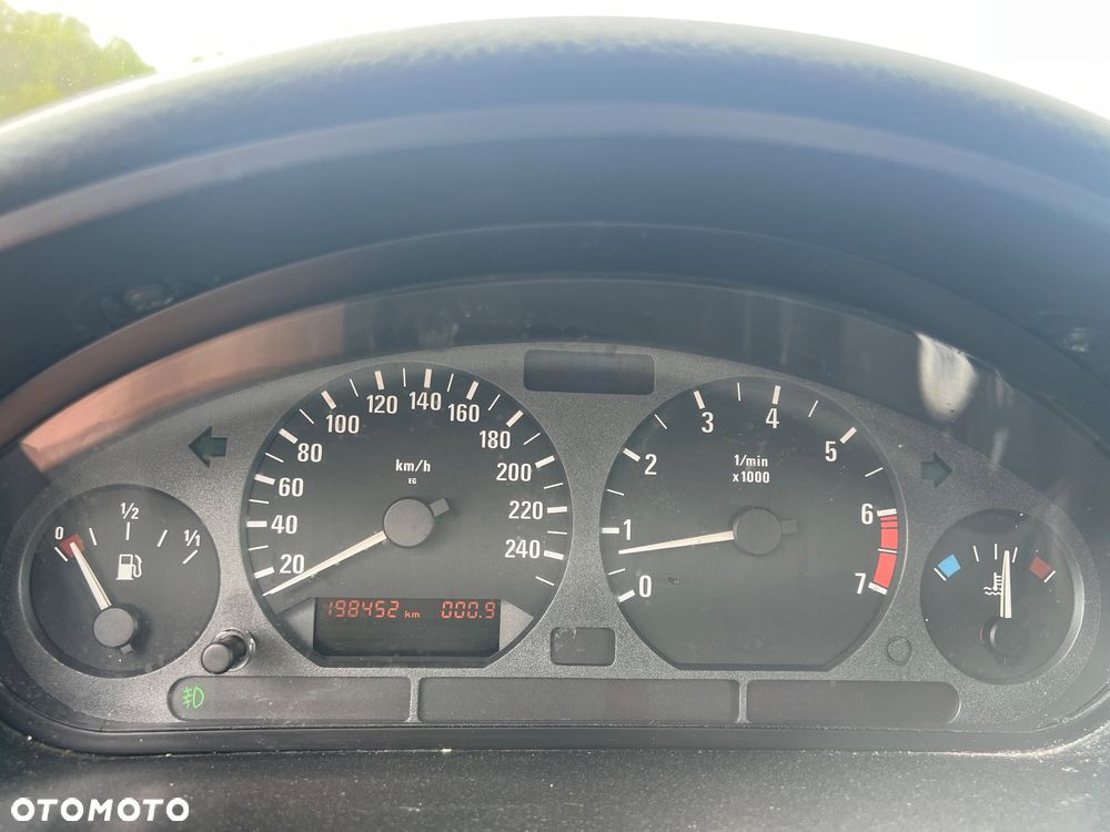 BMW Seria 3 - 8