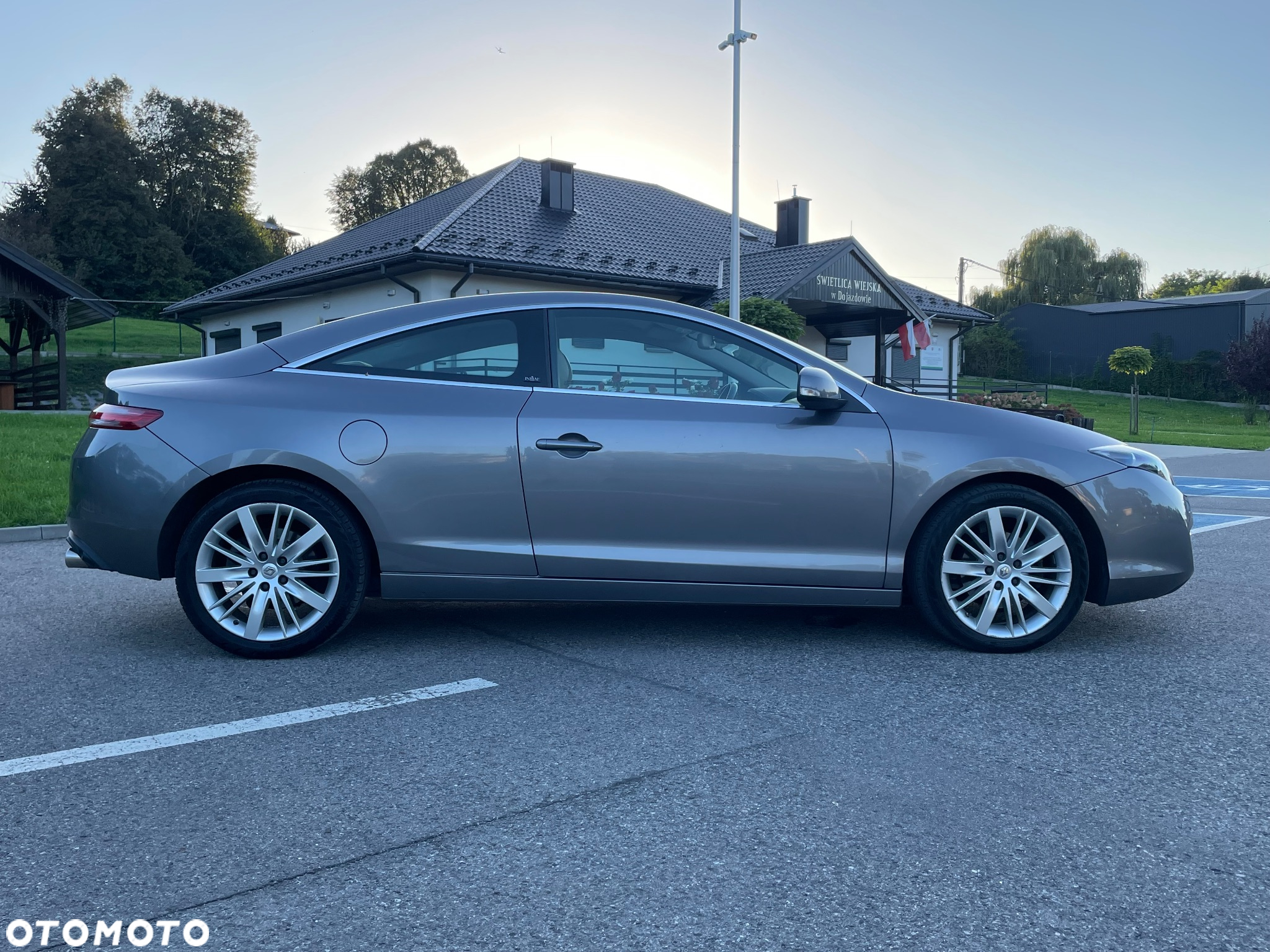 Renault Laguna Coupe dCi 150 FAP - 6