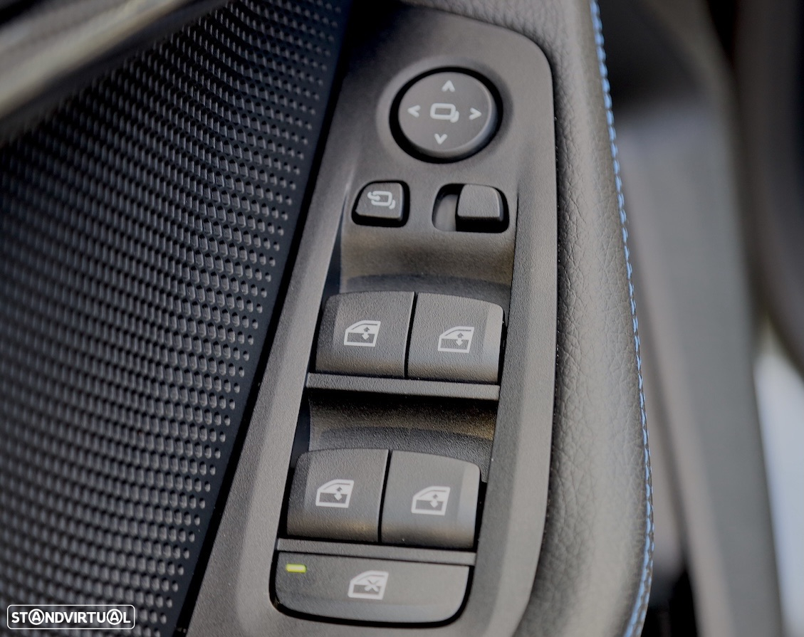 BMW M135i xDrive - 25