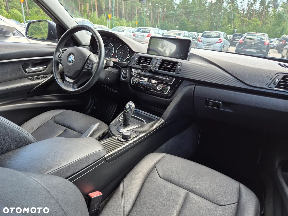 BMW Seria 3 320i - 16