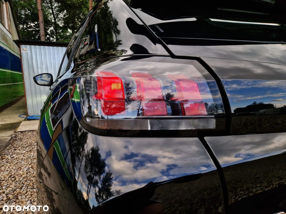 Peugeot 208 - 30
