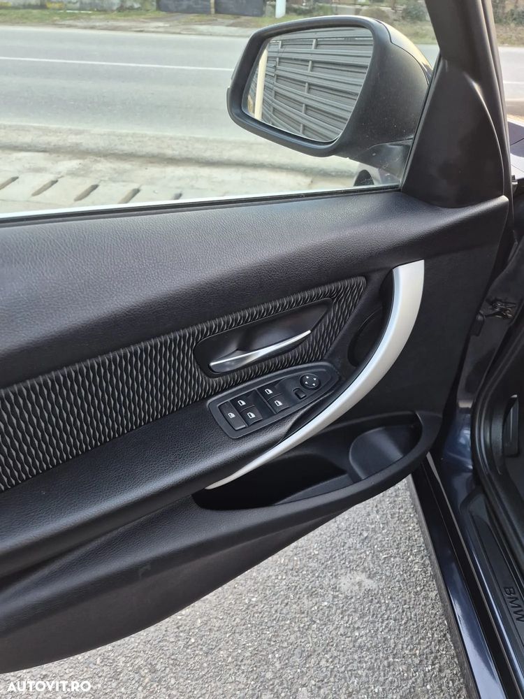 BMW Seria 3 320i Efficient Dynamics Edition Luxury Line - 11