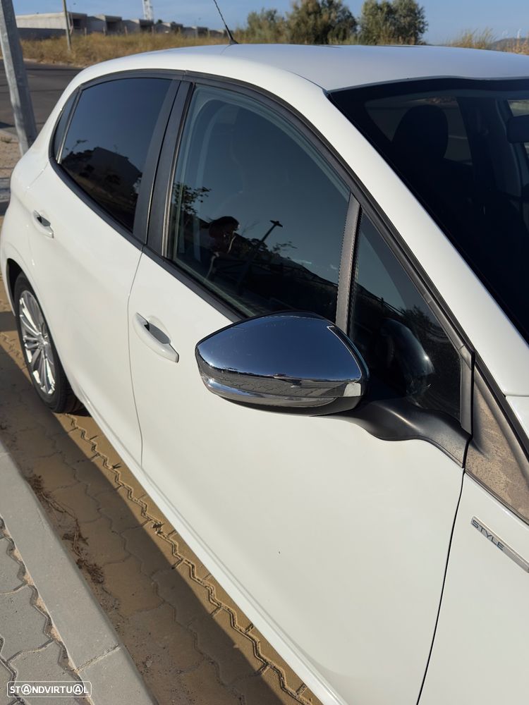 Peugeot 208 1.2 PureTech Style - 18