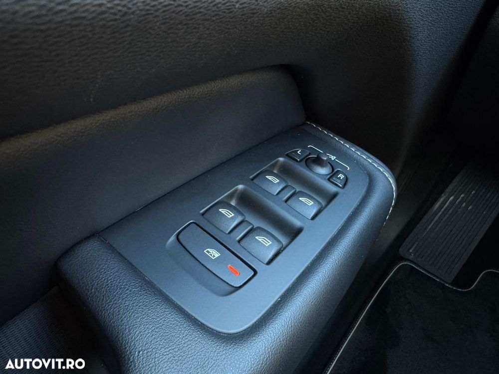 VOLVO XC60 2019 — imagine 12
