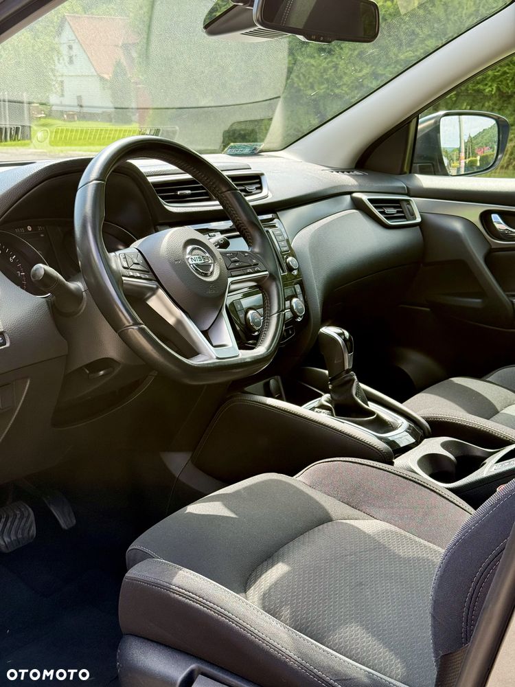 Nissan Qashqai 1.3 DIG-T N-Connecta DCT - 2