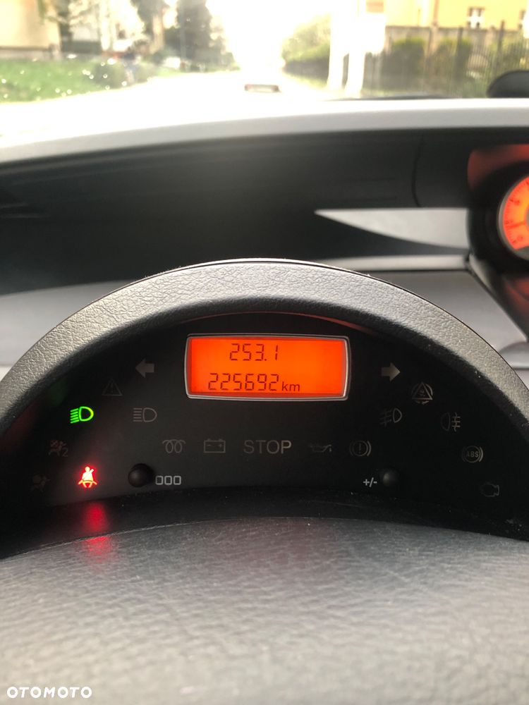 Citroën C8 2.0 16V Style - 18