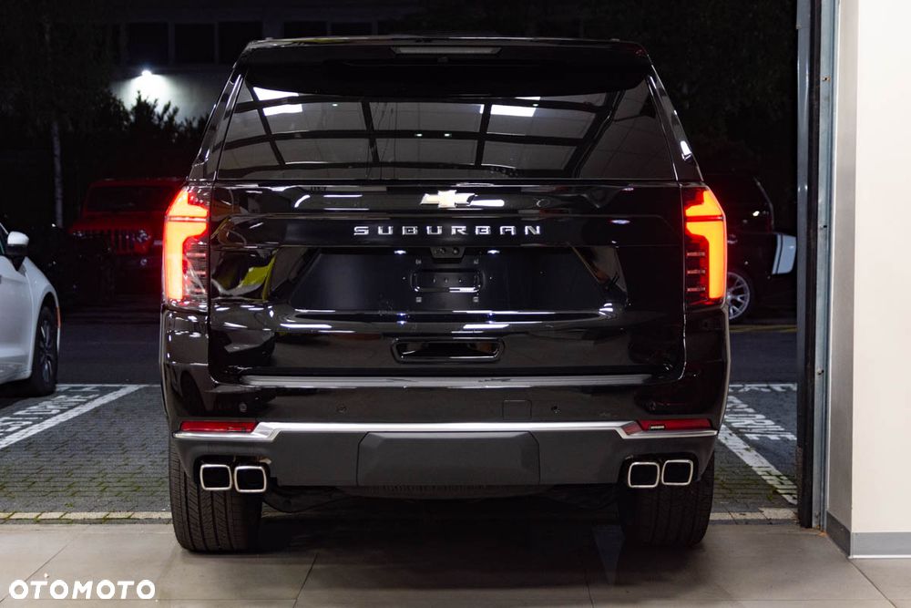 Chevrolet Suburban - 8
