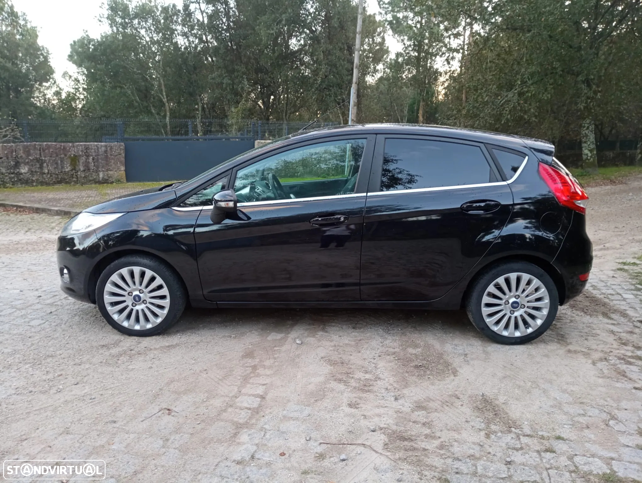 Ford Fiesta - 2