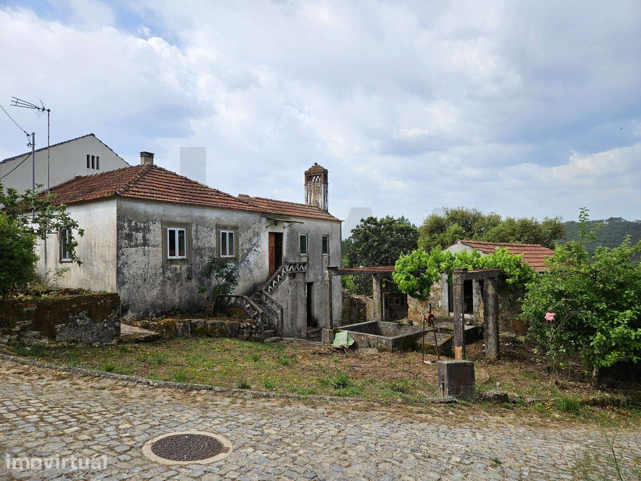 Moradia tradicional T3 | Total terreno 700 m2 | Figueiró dos Vinhos - Grande imagem: 2/54