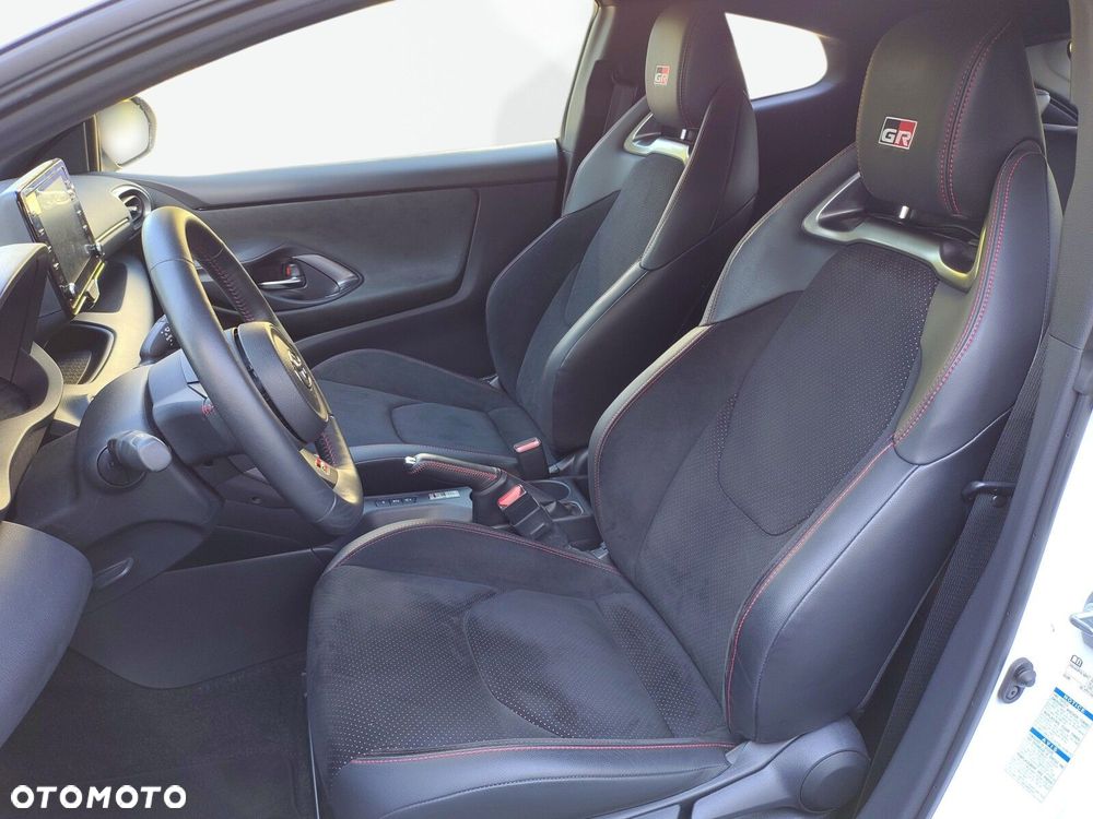 Toyota Yaris GR 1.6 Dynamic - 10