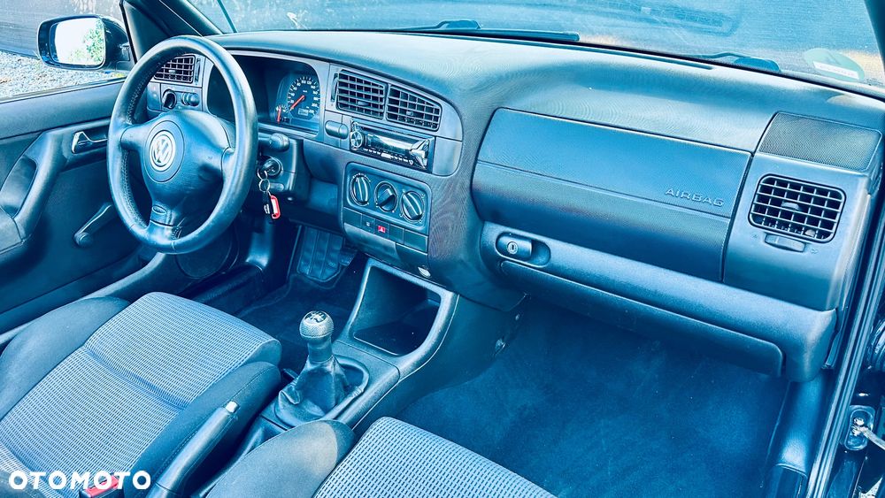 Volkswagen Golf 1.8 CL - 26
