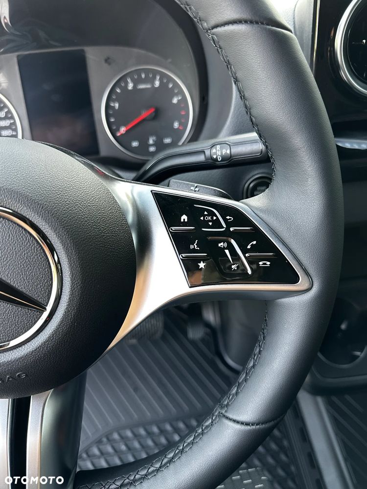 Mercedes-Benz Sprinter - 22