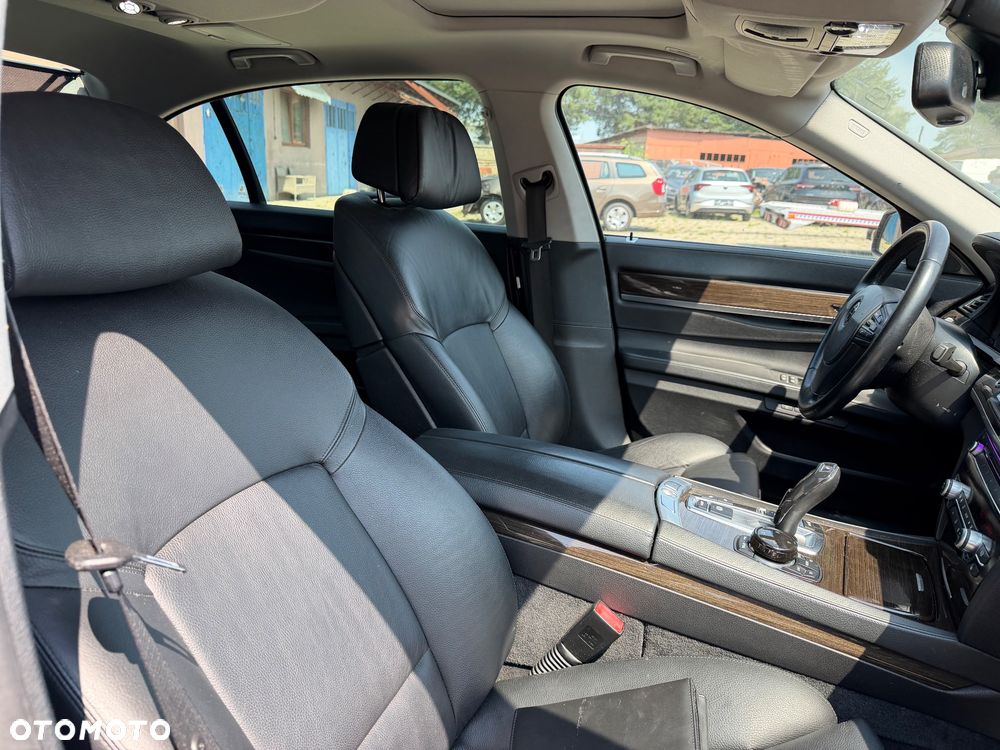 BMW Seria 7 730Ld - 25