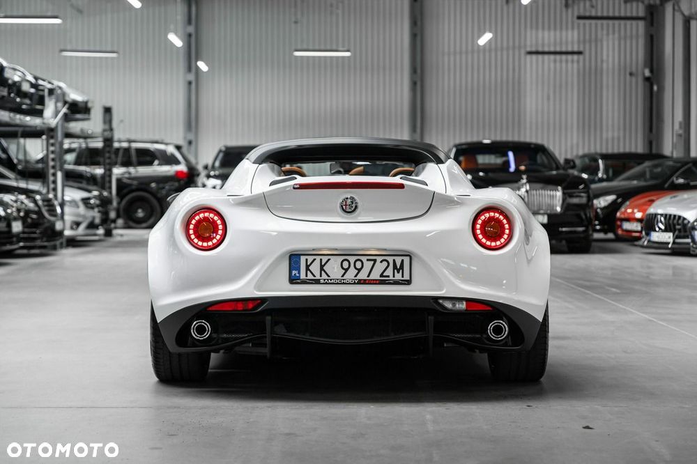 Alfa Romeo 4C - 8