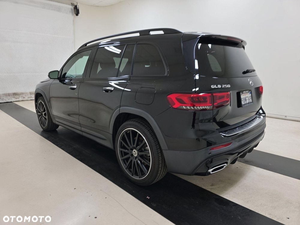 Mercedes-Benz GLB 250 4Matic 8G-DCT AMG Line - 4