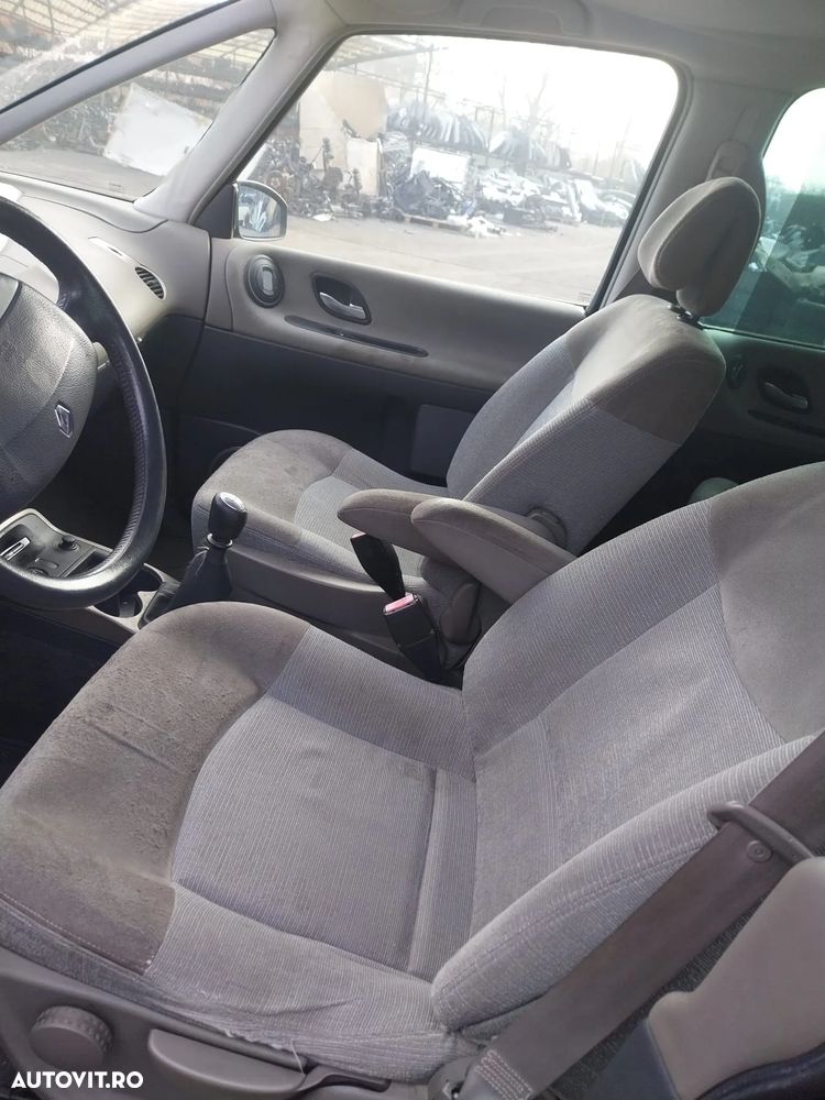 DEZMEMBREZ RENAULT ESPACE LUNG , MOTOR 2.2 DCI - 5