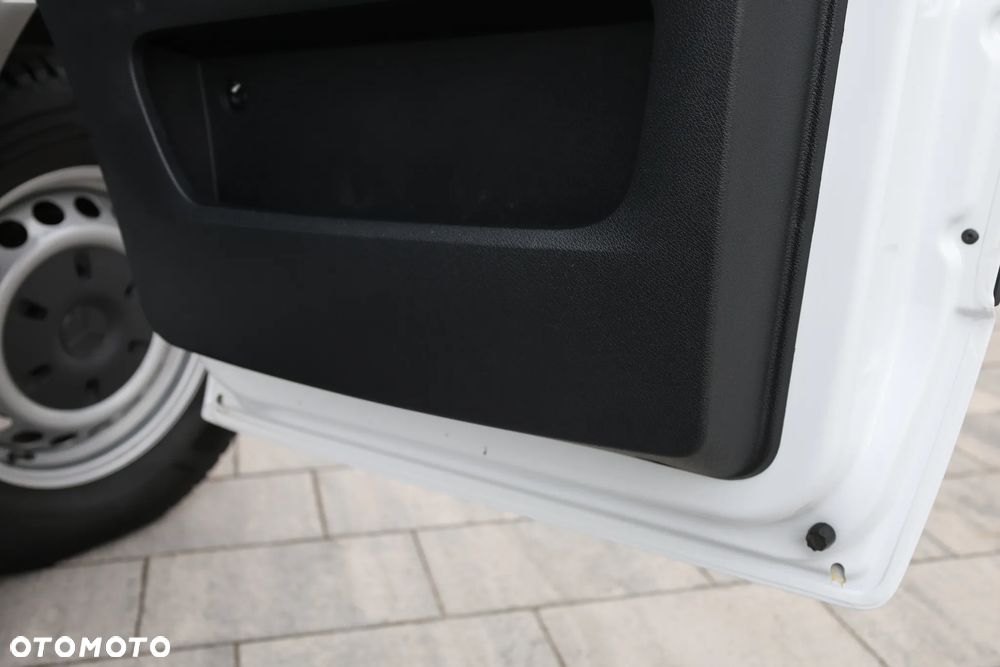 Mercedes-Benz Sprinter - 31