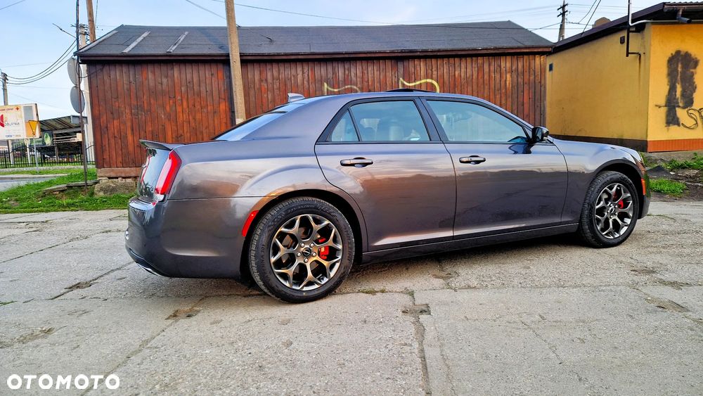 Chrysler 300s - 9