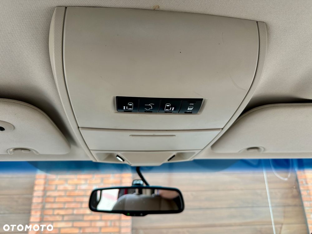 Chrysler Town & Country 3.6 Touring - 21