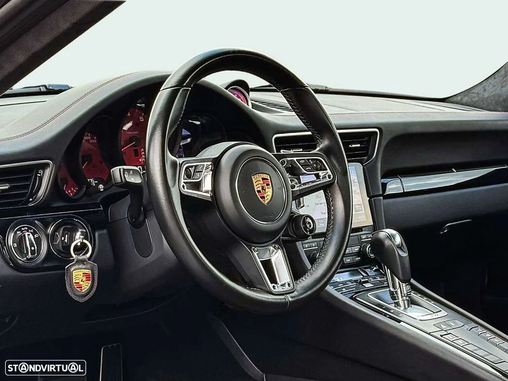 Porsche 911 Série F - 8