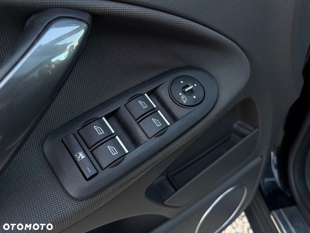 Ford Kuga 2.5 4x4 Titanium - 12