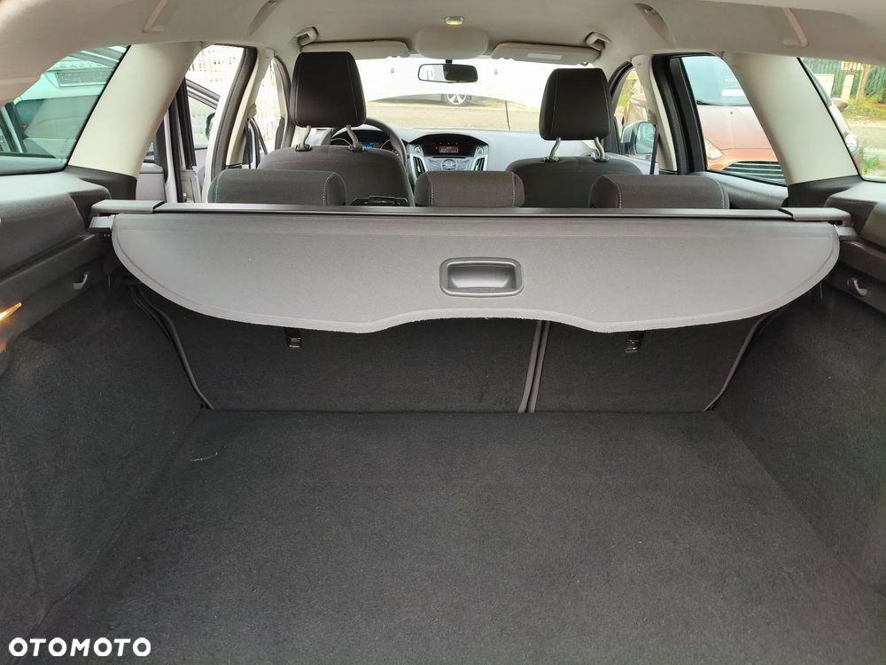 Ford Focus 1.6 Ambiente - 26