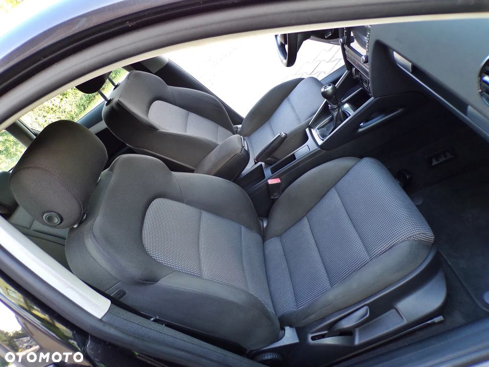 Audi A3 Sportback 1.4 TFSI Ambiente - 25