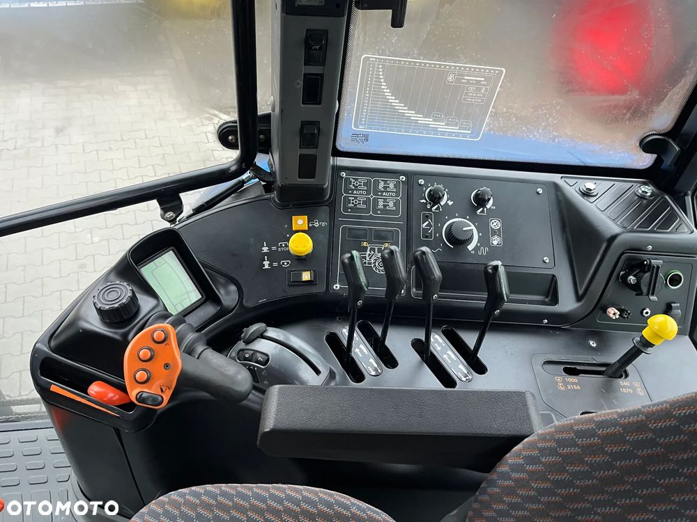 New Holland TM 175 - 15