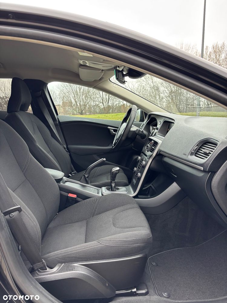 Volvo V40 D2 Momentum - 14