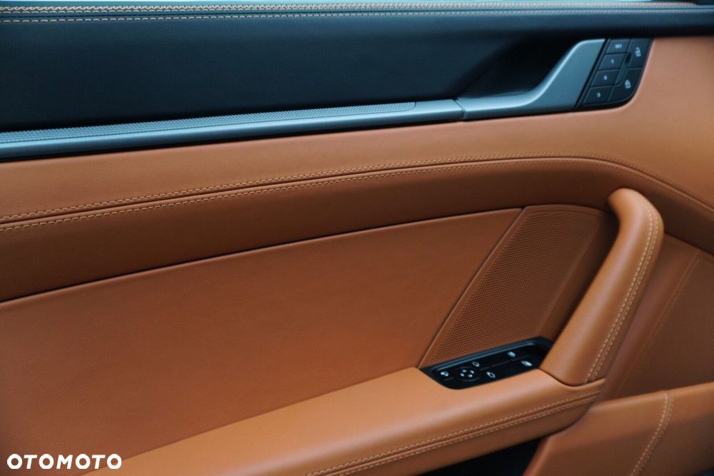 Porsche 911 Carrera S - 19