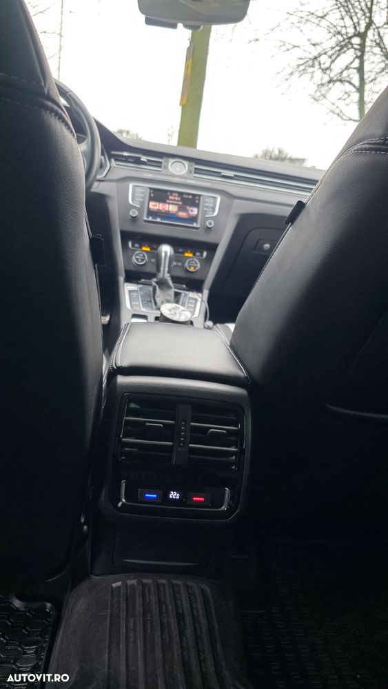 Volkswagen Passat 2.0 TDI DSG Highline - 10