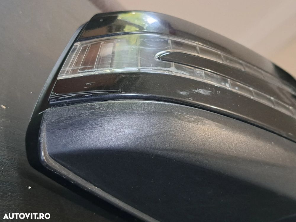 Oglinda exterioara retrovizoare stanga cu lumina ambientala si sticla electrocrom, dreapta electrica  ( putin zgariata ) Originale Mercedes W204 facelift si W204 culoarea negru - 7