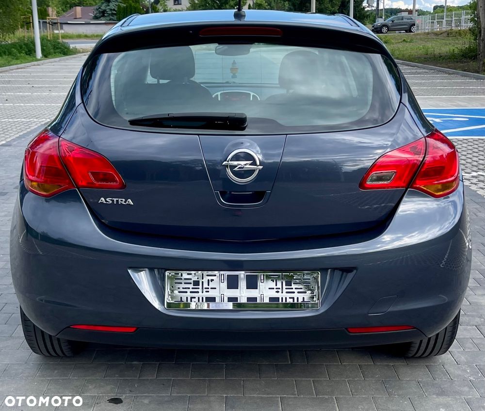 Opel Astra 1.4 T Essentia - 9