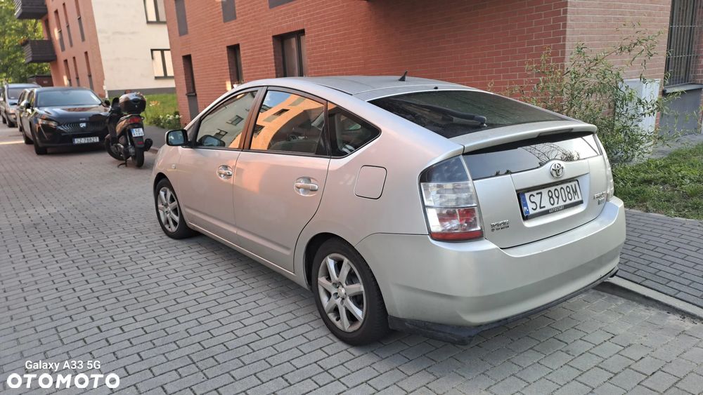 Toyota Prius 1.5 VVT-i Prestige - 6