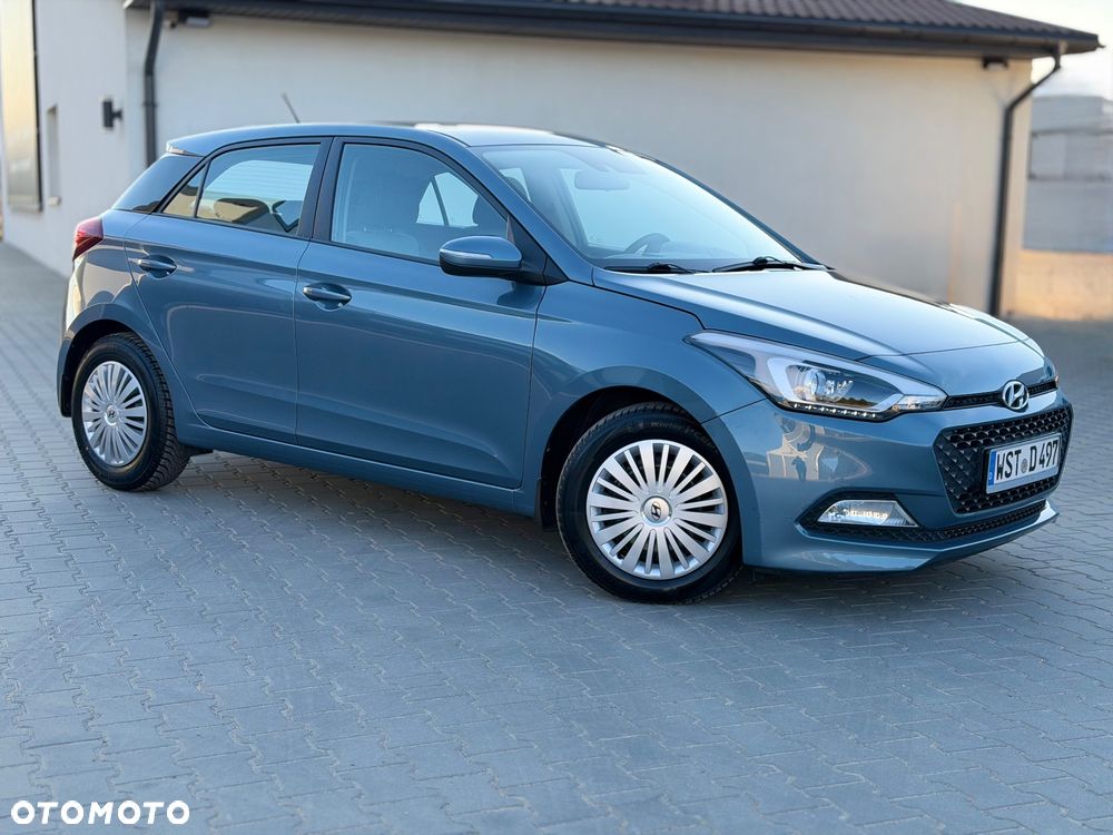 Hyundai i20 1.4 Comfort EU5 - 4