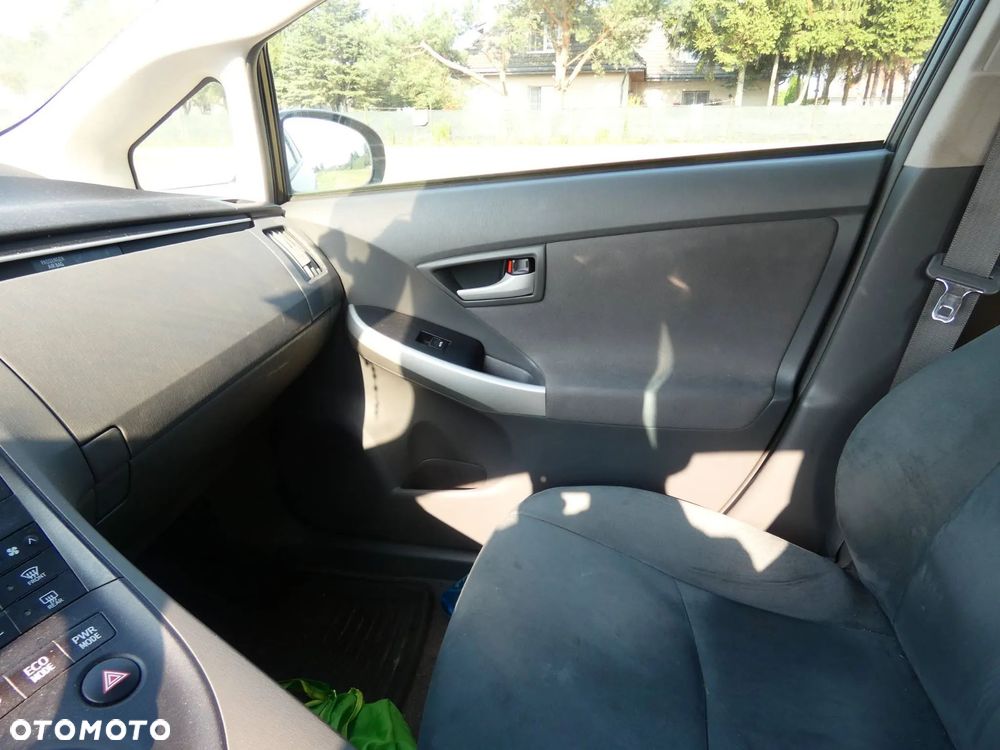 Toyota Prius - 16