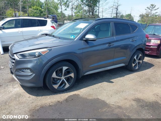 Hyundai Tucson - 2