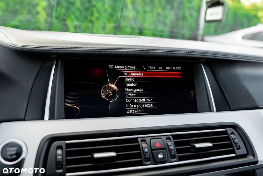 BMW Seria 5 M550d xDrive Sport-Aut - 34