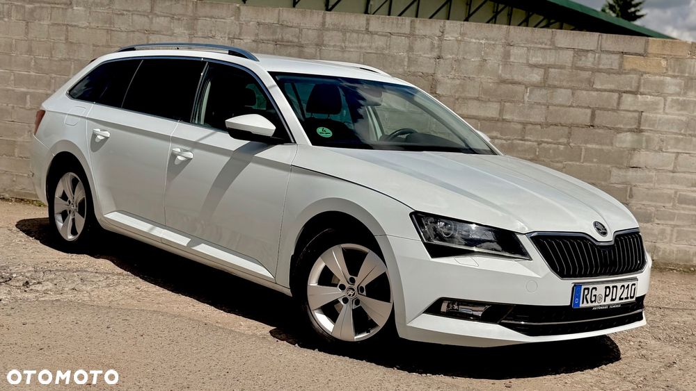Skoda Superb 2.0 TDI DSG Premium Edition - 23