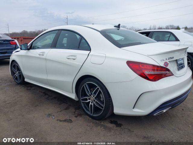 Mercedes-Benz CLA 250 4-Matic AMG Line - 3