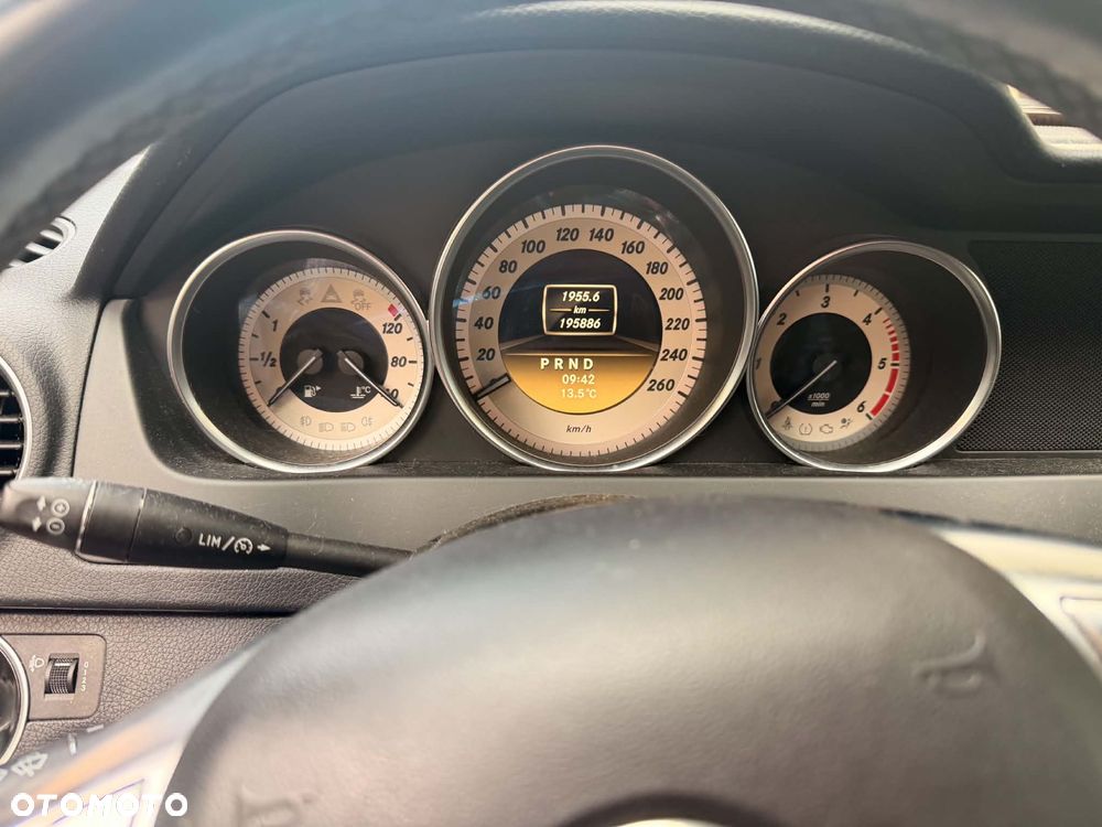 Mercedes-Benz Klasa C 250 CDI BlueEff Avantgarde 4-Matic - 14