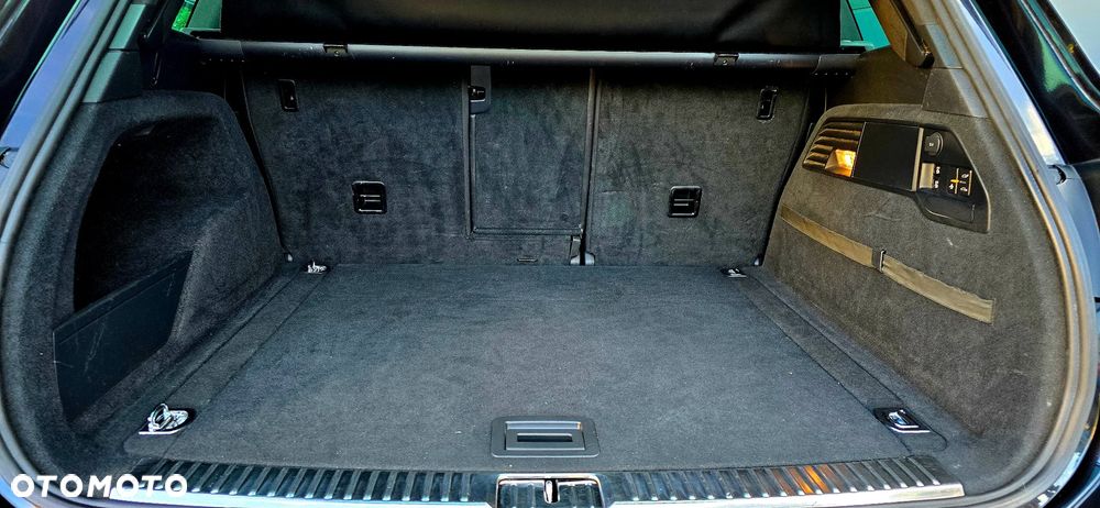 Volkswagen Touareg - 23