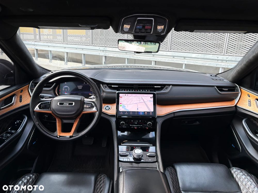 Jeep Grand Cherokee - 21